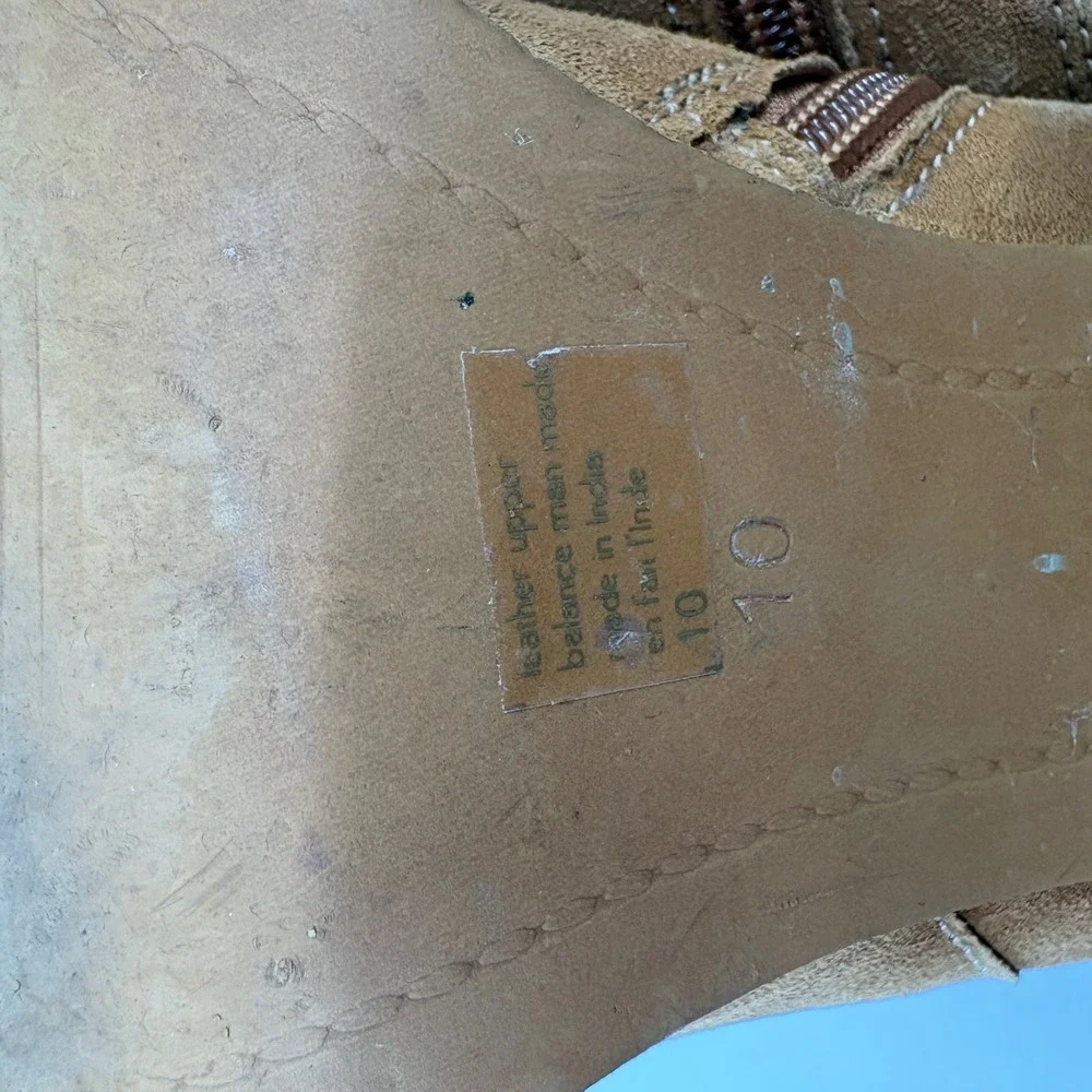 Seychelle's Fascinate Tan and Taupe Suede Ankle Booties Size 10 Block Heel Zip